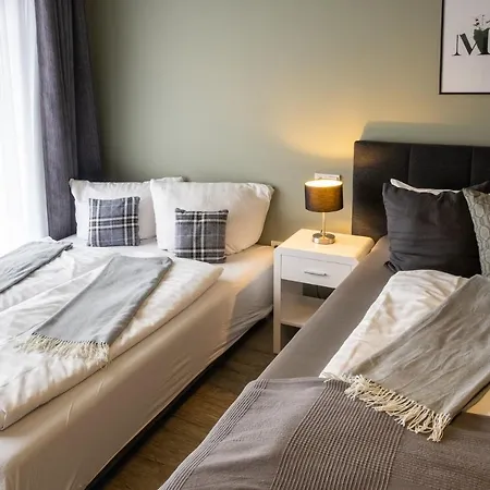 Stadthotel 호텔 제베