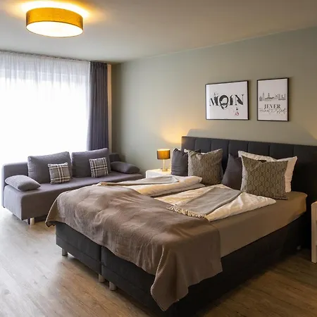 Stadthotel 호텔 제베