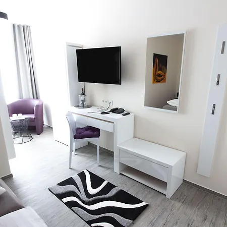 Stadthotel 3* יבר