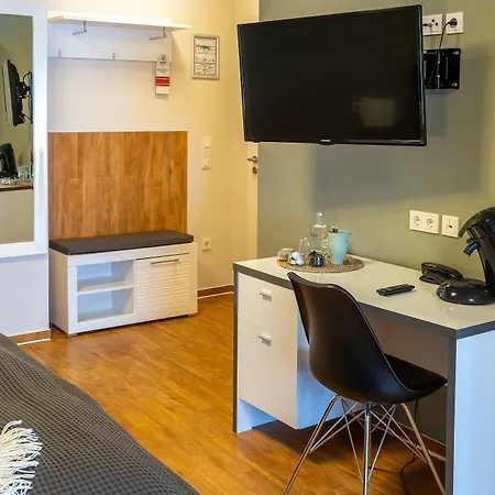 Stadthotel מלון 3*